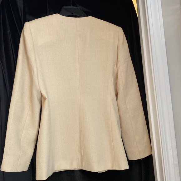 Solini woman’s suit, size 8, - Picture 7 of 10